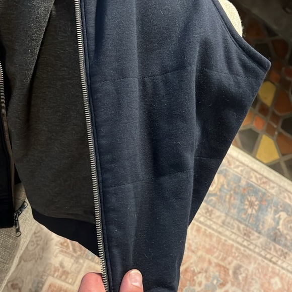 BANANA REPUBLIC Men's Size Medium insulated fleece ZipUp Vest.Flawless condition - Picture 6 of 6